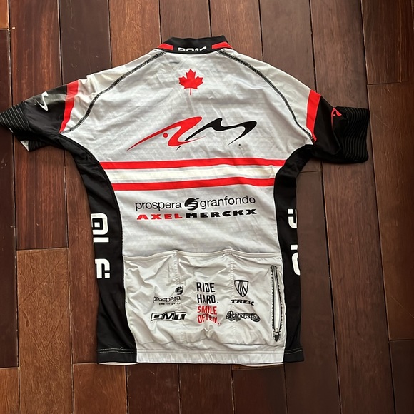 Women’s road kit from APG Cycling - Picture 2 of 6